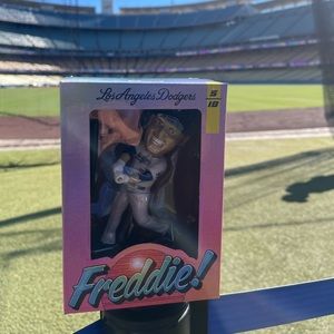 FREDDE FREEMAN BOBBLEHEAD